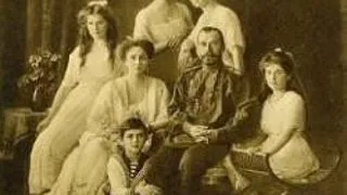 EXPOZITIE "MODA SI VESMINTE LA CURTEA REGALA A ROMANIEI"