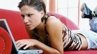 INAMICII SILUETEI: INTERNETUL, SOMNUL INSUFICIENT SI ALCOOLUL