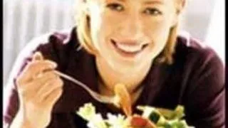 CUM NE PRELUNGIM TINERETEA CU AJUTORUL ALIMENTATIEI